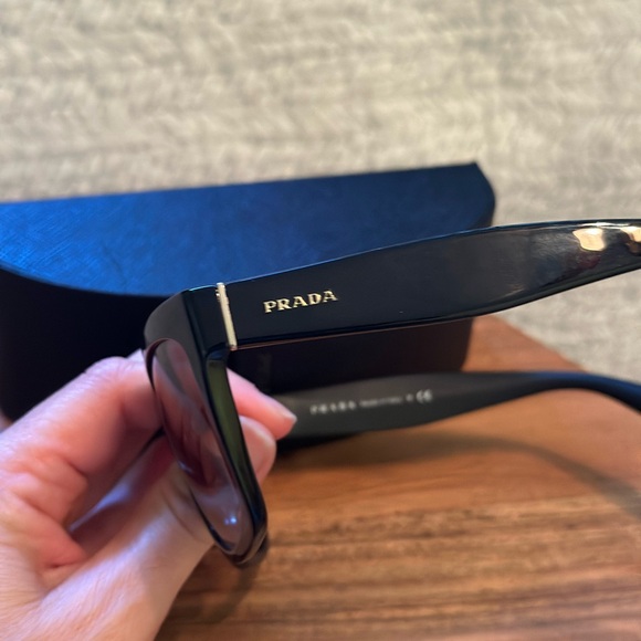 Prada SPR 07P-A Sunglasses Black EUC - Picture 10 of 13